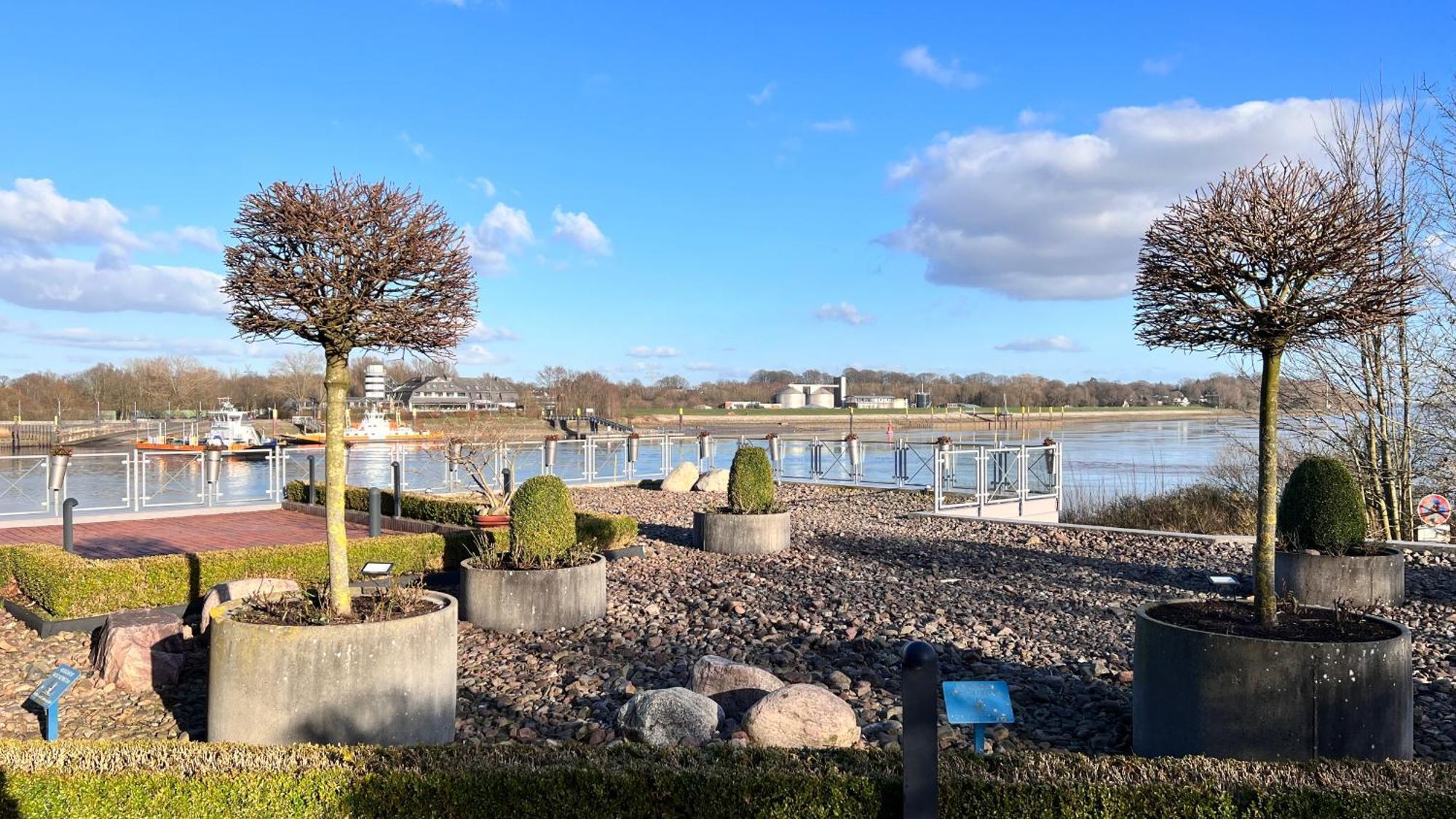 Gaestehaus Weserblick Am Weser-Sandstrand Berne Экстерьер фото
