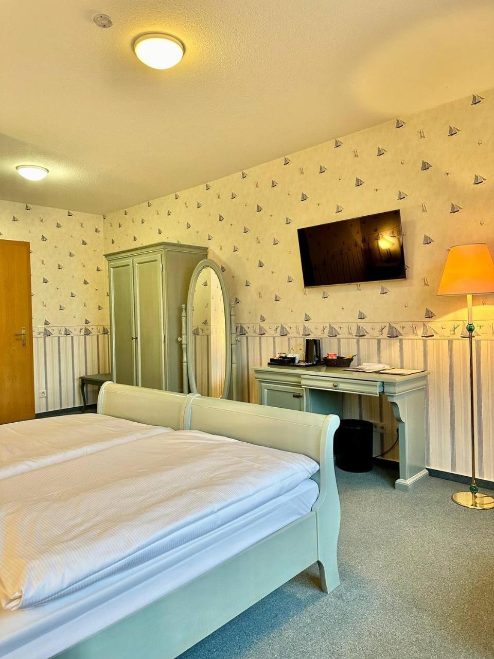 Gaestehaus Weserblick Am Weser-Sandstrand Berne Экстерьер фото