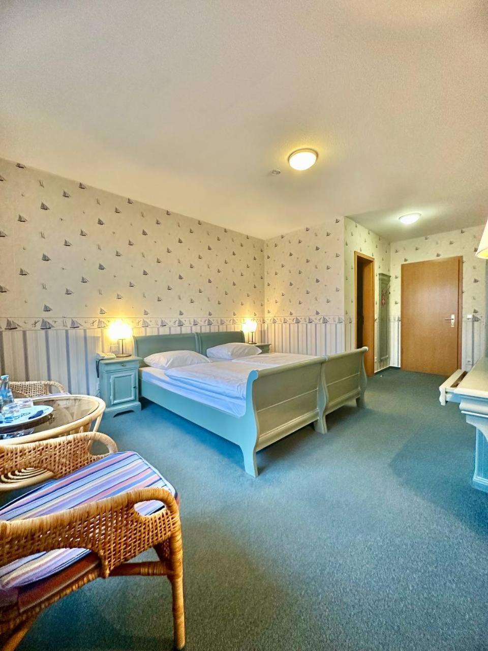 Gaestehaus Weserblick Am Weser-Sandstrand Berne Экстерьер фото