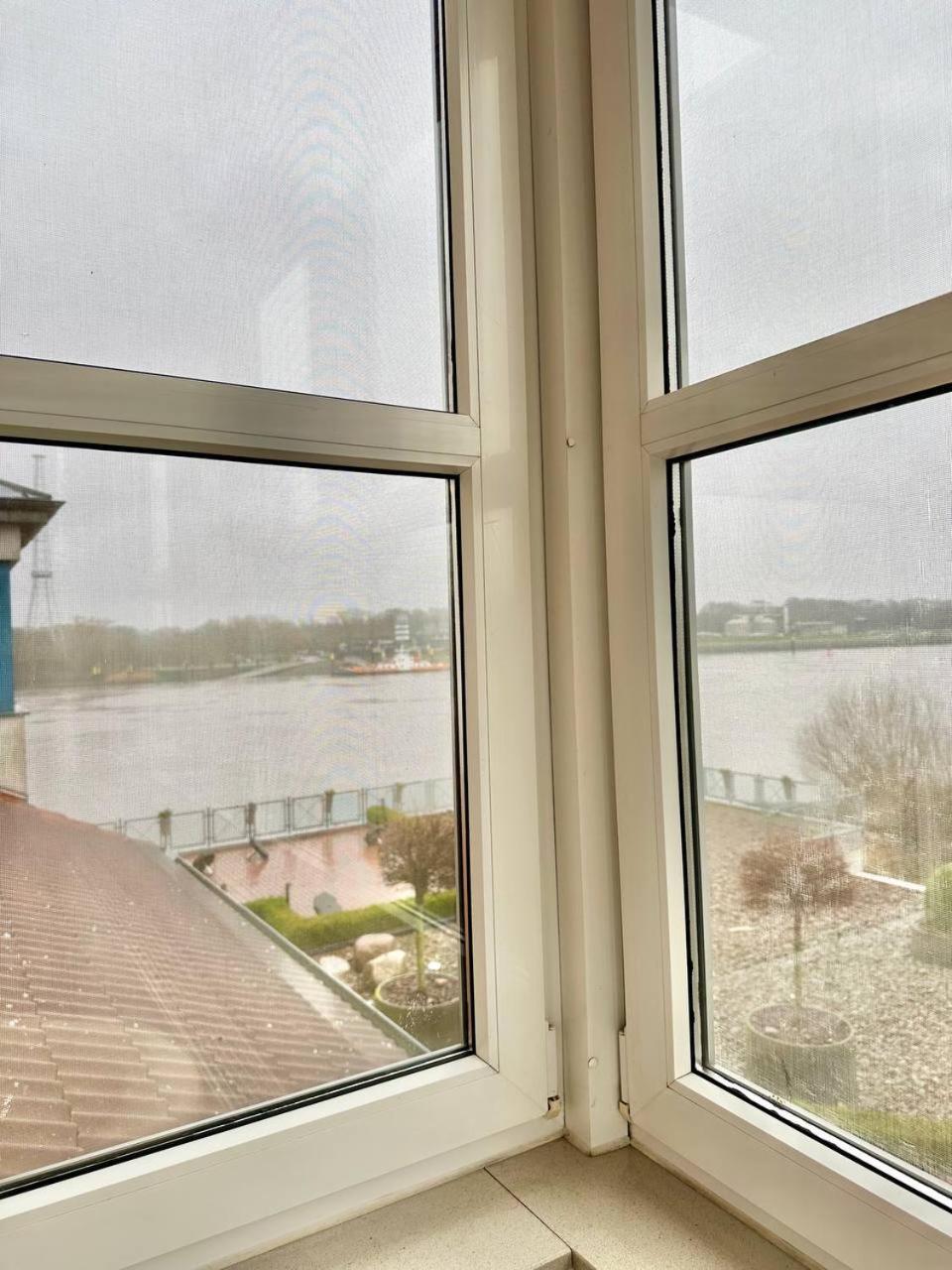 Gaestehaus Weserblick Am Weser-Sandstrand Berne Экстерьер фото