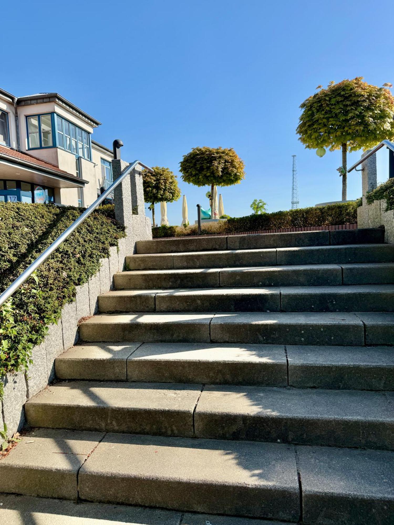 Gaestehaus Weserblick Am Weser-Sandstrand Berne Экстерьер фото