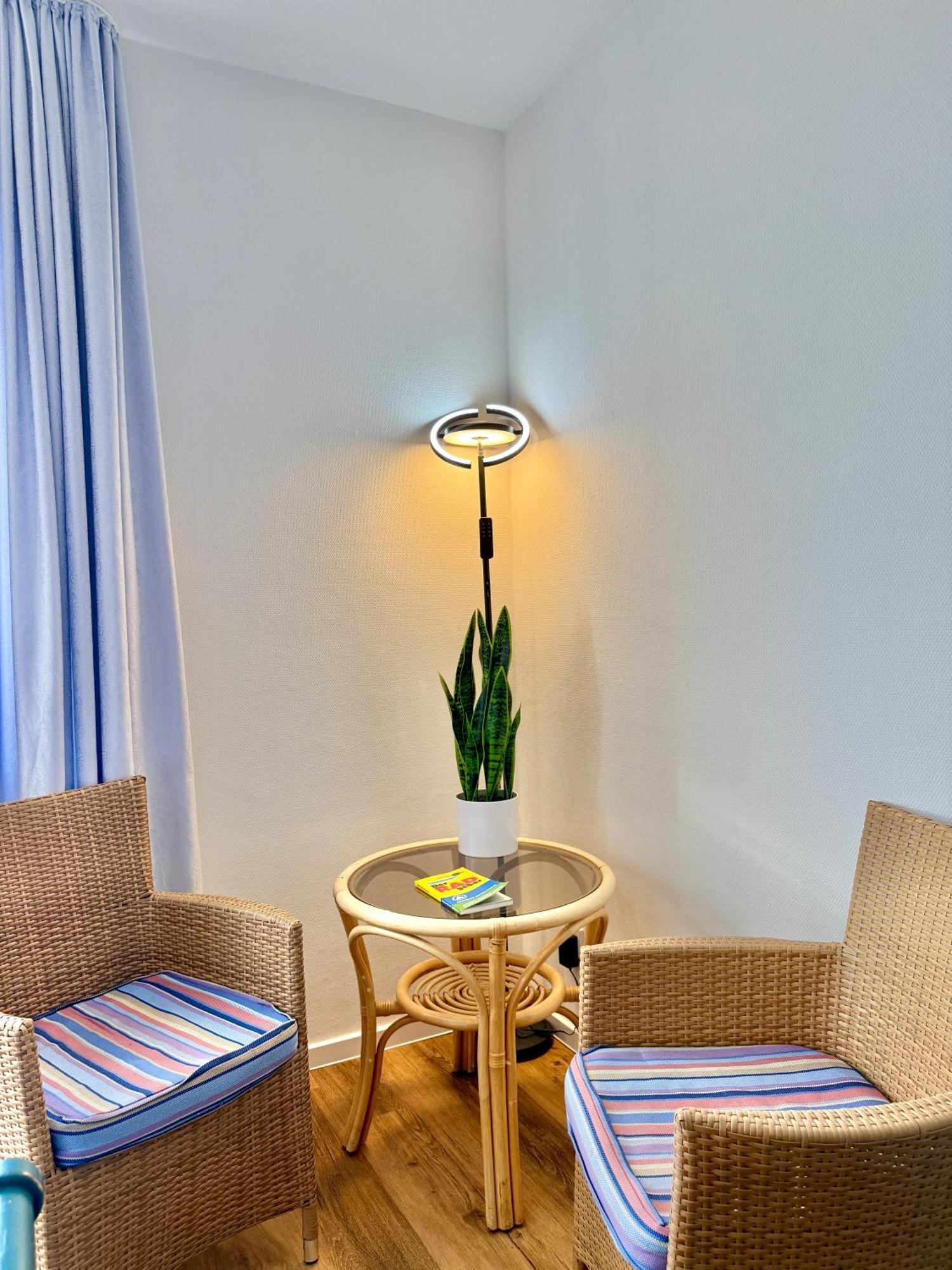 Gaestehaus Weserblick Am Weser-Sandstrand Berne Экстерьер фото